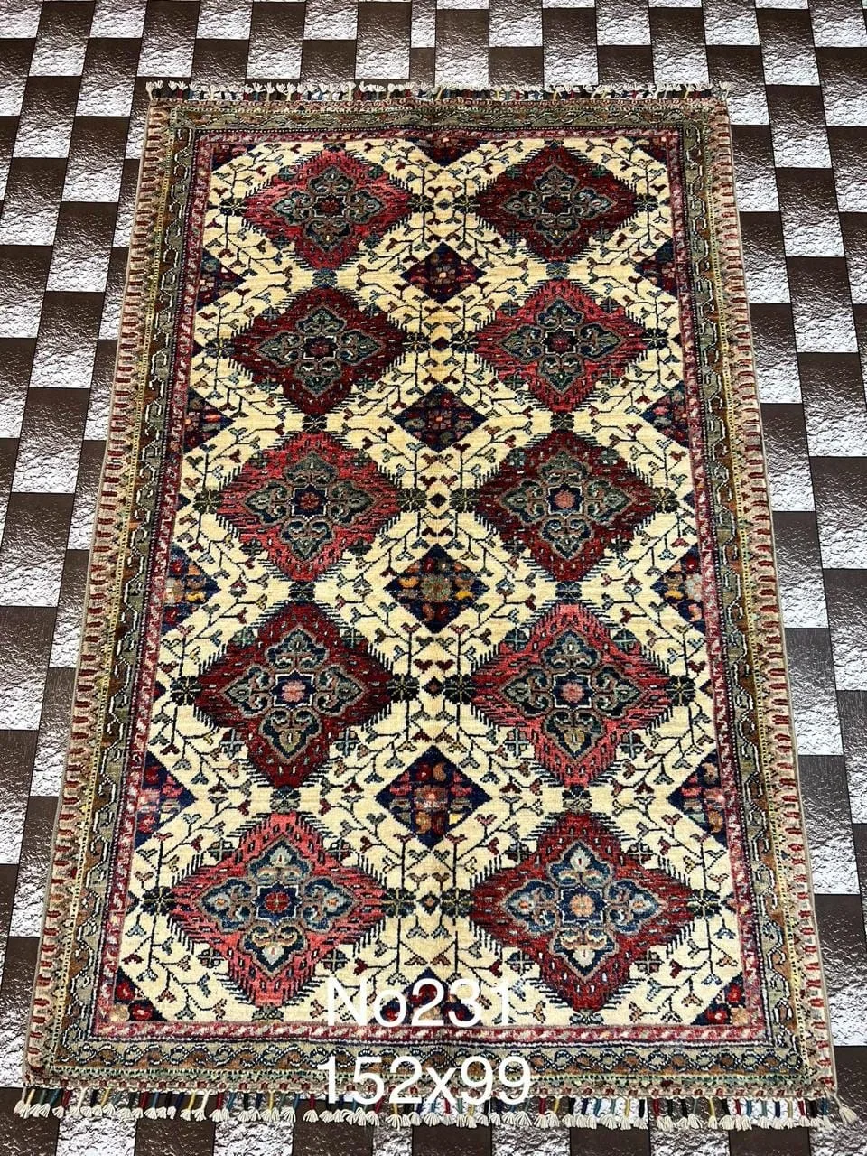 فرش دست‌باف ماهی سپیده